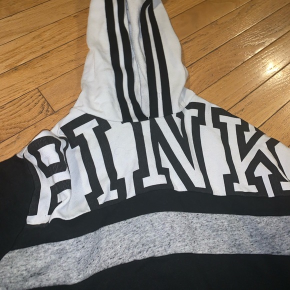 VS pink hoodie - Picture 1 of 3